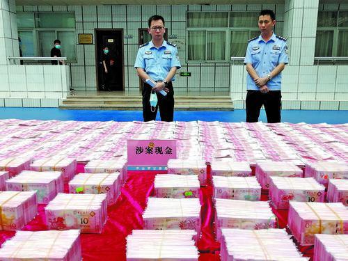 新澳门2025年正版免费公开骗局揭秘，如何识别虚假宣传与防范风险